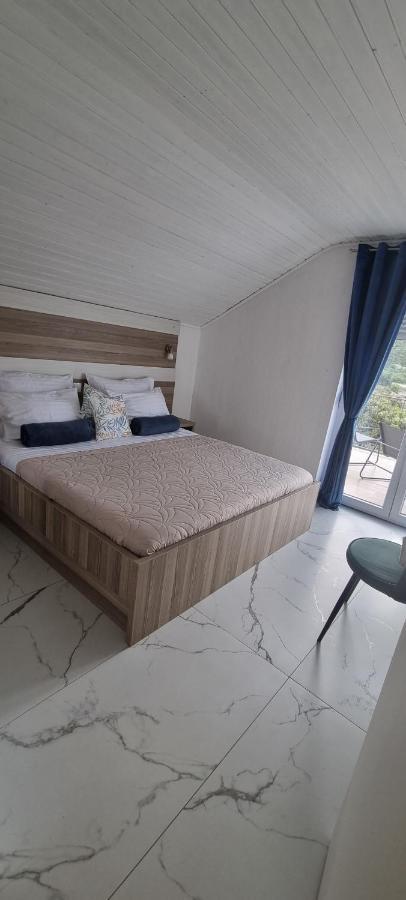 Villa Private By The Sea
