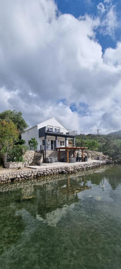 Private By The Sea Villa *